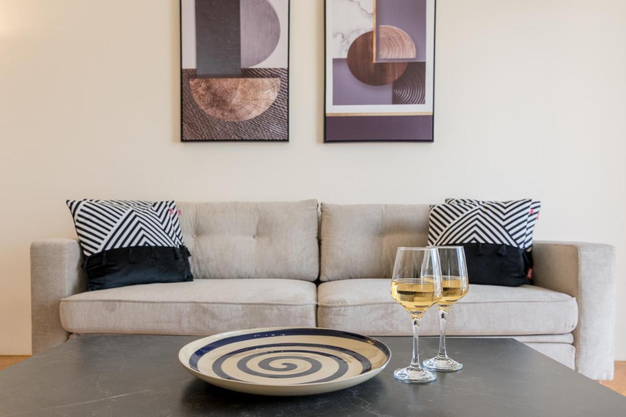Phaedrus Living: City Center Flat Michalakopoulou เอเธนส์ ภายนอก รูปภาพ