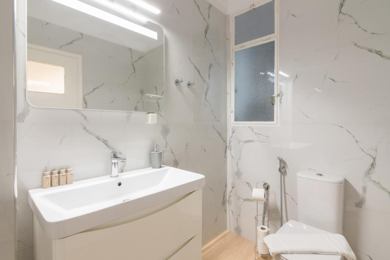 Phaedrus Living: City Center Flat Michalakopoulou เอเธนส์ ภายนอก รูปภาพ